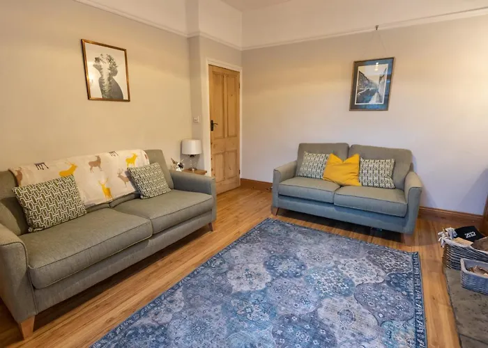 At Six 度假居 斯基普顿